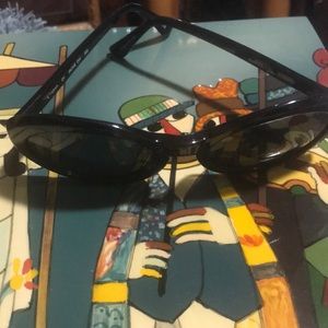 Kenneth Cole sunglasses 😎